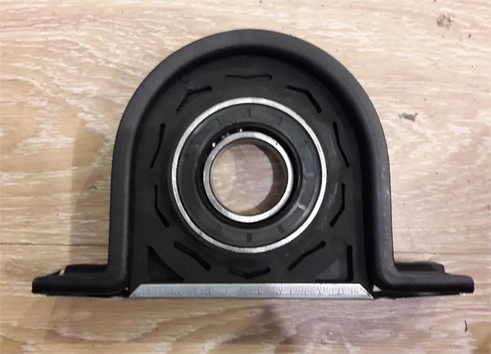 2200-00033	Опора карданного вала в сборе Yutong (Ютонг) 2200-00033