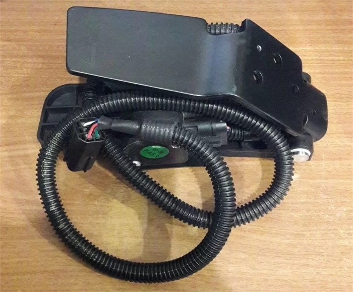 Yutong	1108-00955	Педаль газа в сборе Yutong 6122/6938/6119 1108-00955