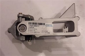 1703-04017	Кулиса переключения передач Yutong 6128 1703-04017